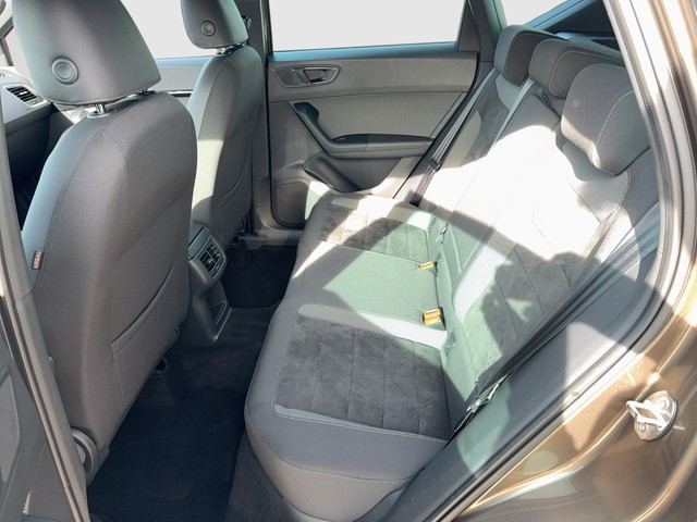 Seat - Ateca 1.4 TSI Xcellence AHK+ACC+LED+NAVI+KAMERA_3