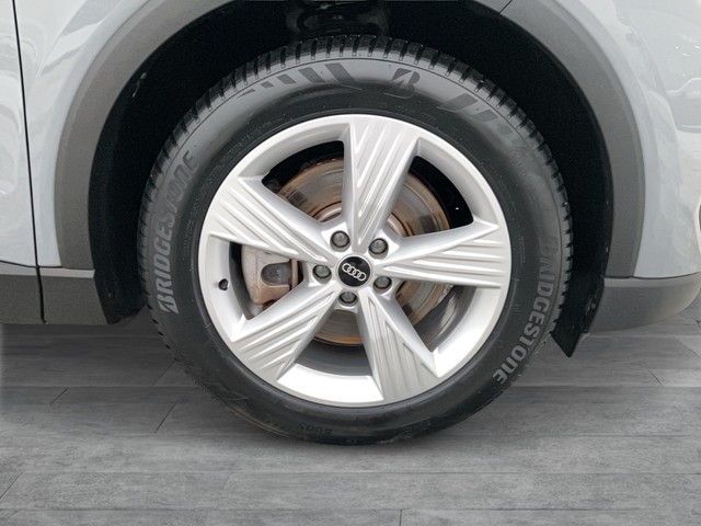 Audi - Q4 40 e-tron LED LM19 MFL PDC SHZG TEMP TEL_10