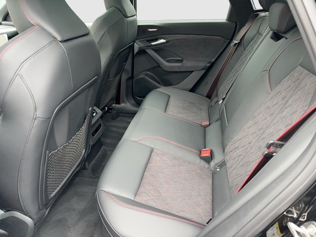 Audi - Q6 Sportback e-tron quattro S-line AHK NAVI PANO_3