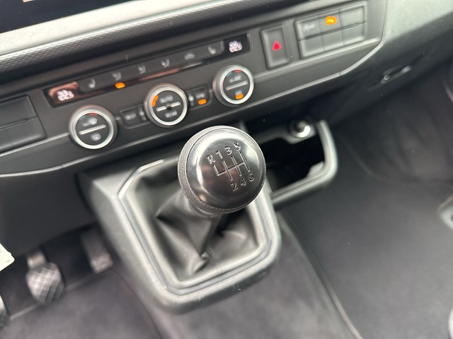 VW - T6 Multivan 6.1 2.0 TDI Family AHK+NAVI+SHZG_11
