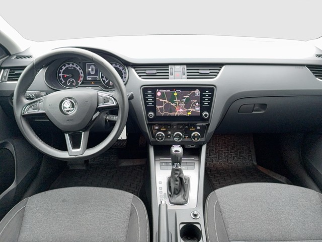 Skoda - Octavia Combi 1.6 TDI DSG Soleil AHK+NAVI+SHZG_2