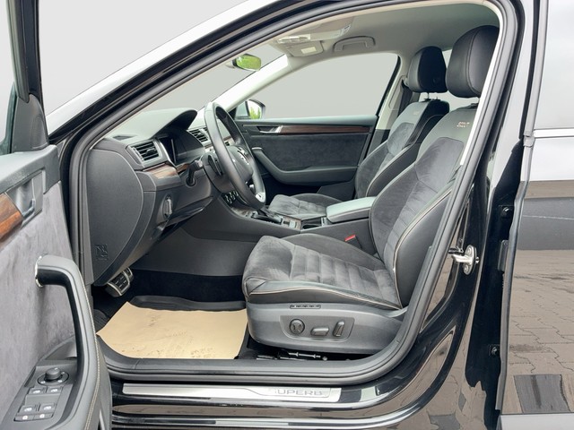 Skoda - Superb Combi 2.0 TDI DSG Scout AHK+STDHZG+RFK_17