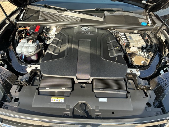 VW - Touareg 3.0 TDI R-Line 4Mo. AHK+ACC+PANO+LUFT_10
