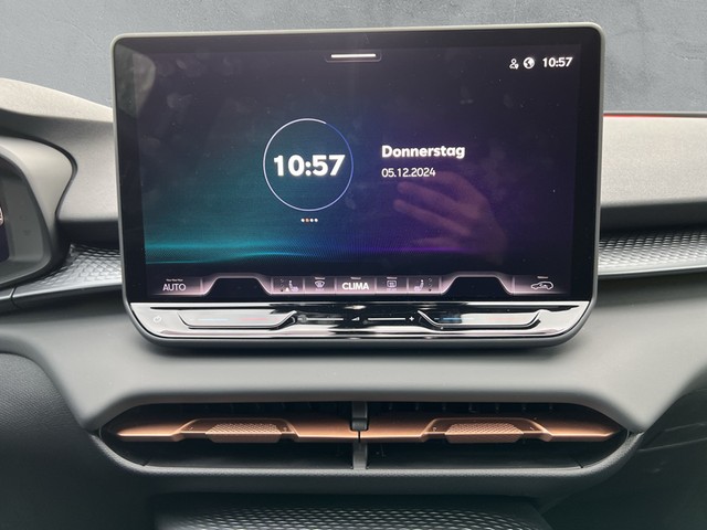 VW - Golf VIII 2.0TSI GTI Virtual+Matrix+Kamera+ACC_5