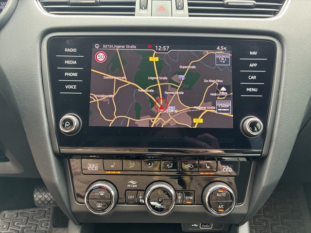 Skoda - Octavia Combi 1.6 TDI DSG Soleil AHK+NAVI+SHZG_5