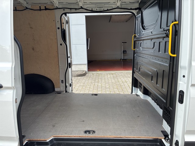 VW - Crafter 35 Kasten 2.0 TDI EcoProfi FWD MR KAMERA_4