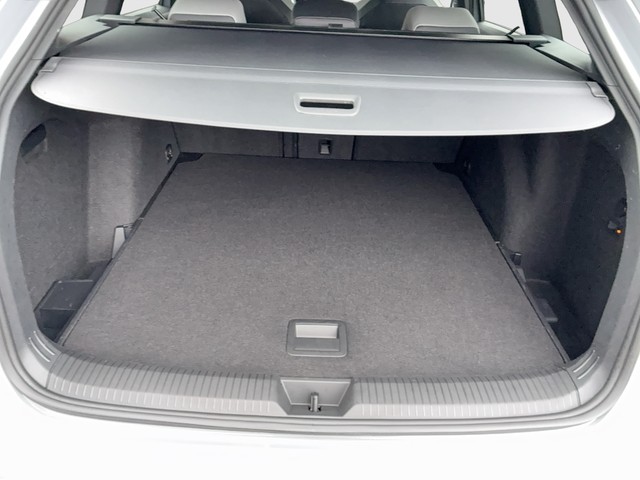 VW - Golf VIII Variant 2.0 TDI DSG R-Line AHK+PANOR._4