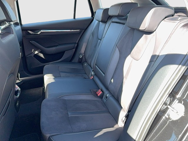 VW - Touran 1.5 TSI DSG Comfortline RFK+AHK+LED+7SITZ_3