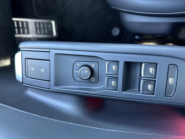 VW - T-Roc 1.5 eTSI R-Line Black HuD Navi 360° Matrix_9