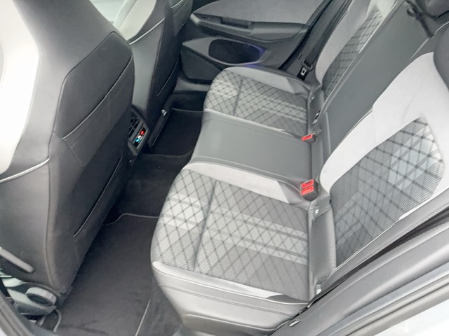 VW - Golf VIII Variant 2.0 TDI DSG R-Line AHK+PANOR._3