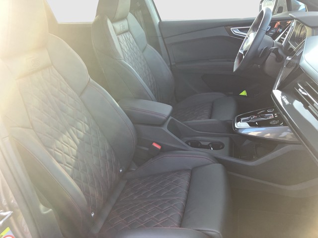 Audi - Q4 e-tron Sportback 55 quattro S-line AHK LED_6