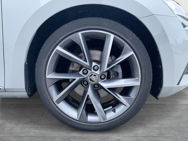 Skoda - Superb Combi 2.0 TDI DSG Sportline ACC+AHK+NAVI_10 Skoda - Superb Combi 2.0 TDI DSG Sportline ACC+AHK+NAVI_10