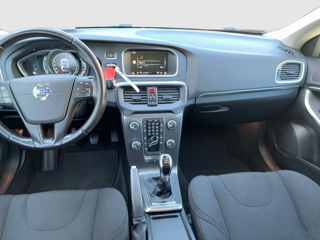 VW - T-Roc 1.5 TSI DSG R-LINE AHK+RFK+ACC+NAVI+SPUR_2