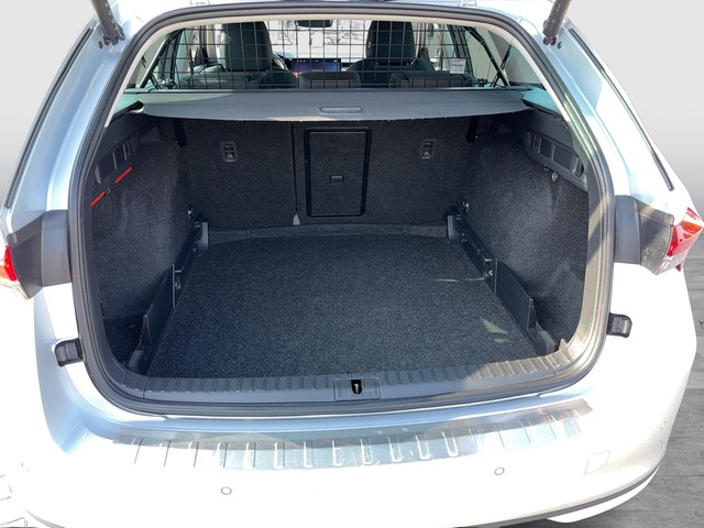 Skoda - Octavia Combi 2.0 TDI DSG Selection ACC LED NAVI_4