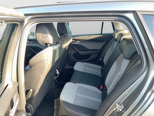 Skoda - Octavia Combi 2.0 TDI DSG Selection AHK+LED+ACC_3