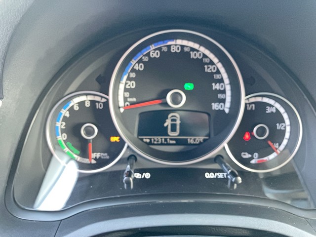 VW - e-up! Style Plus CAM LM15 MFL PDC SHZG TEMP TEL_16