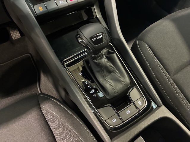 Skoda - Karoq 1.5 TSI DSG Selection LED+NAVI+SHZG+KAMERA_6