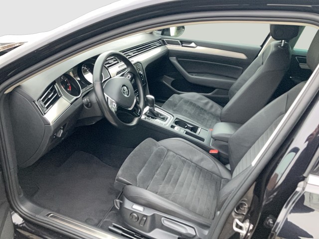 VW - Passat Variant 1.8 TSI DSG Highline R-Line LED_16