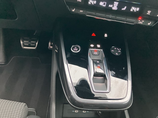 Audi - Q4 40 e-tron S line NAVI+KAMERA+SHZG+LED_6