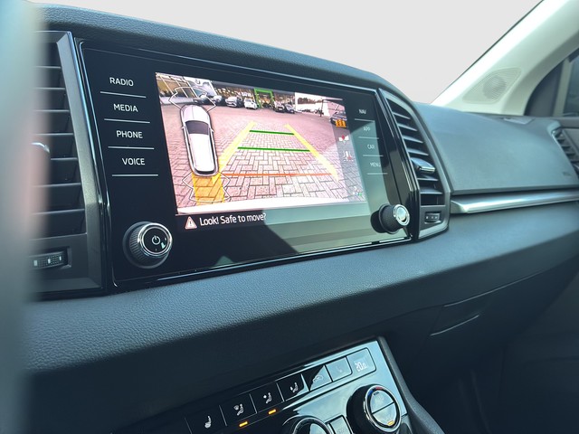 Skoda - KAROQ 2.0 TDI DSG 4x4 Selection AHK+LED+KAMERA_5