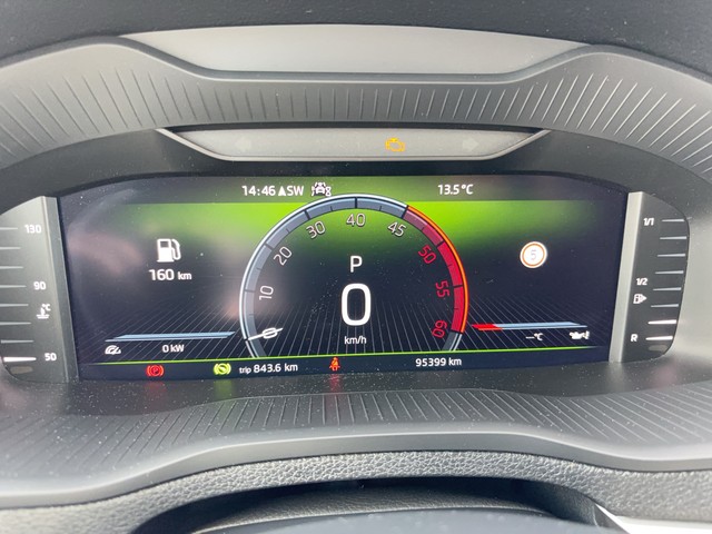 Skoda - Karoq 2.0 TDI DSG Tour ACC CAM LED NAVI PANO_19