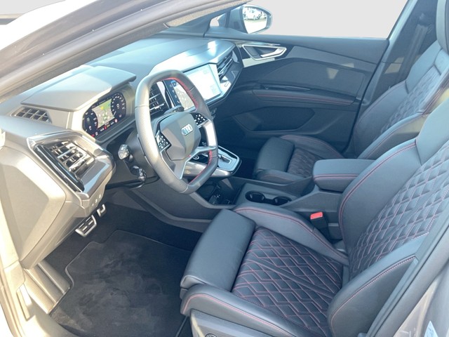 Audi - Q4 e-tron Sportback 55 quattro S-line AHK LED_14