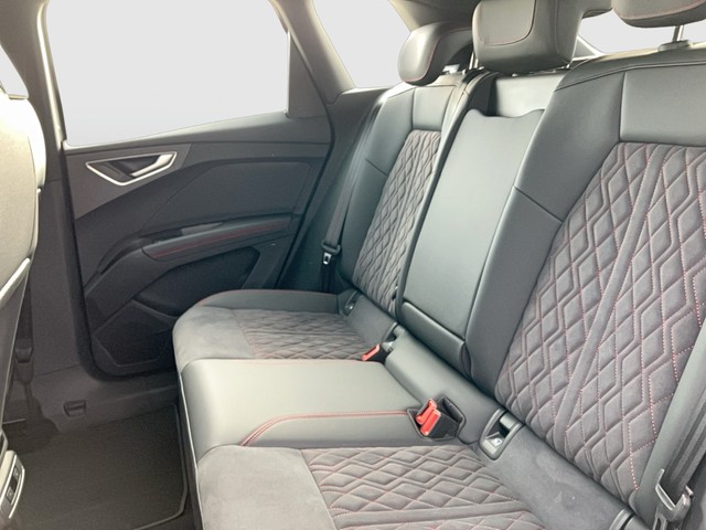 Audi - Q3 Sportback 40 TFSI quattro S-tronic S-line AHK_3