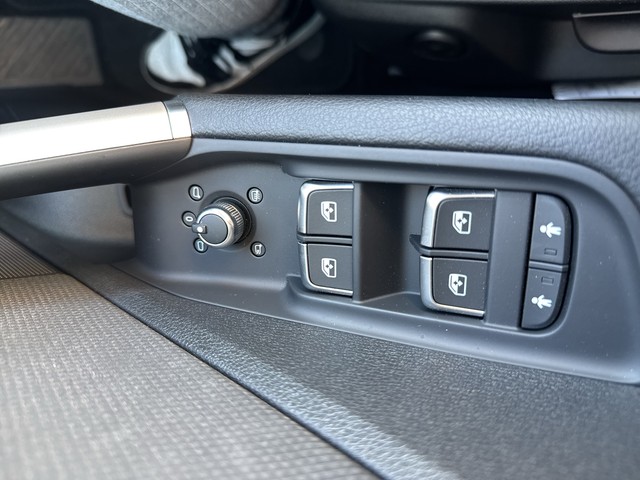 Audi - Q2 35 TFSI S tronic S line Matrix RFK_11