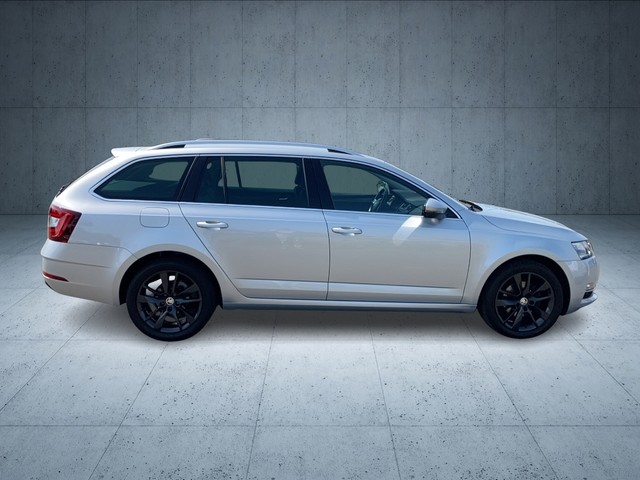 Skoda - Octavia Combi 2.0 TDI Premium Edition AHK+RFK_8