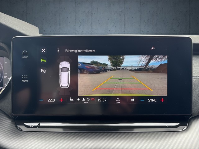 Skoda - Octavia Combi 2.0 TSI DSG RS Plus HUD Pano 1.Hand!_7