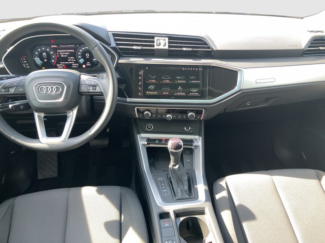 Audi - Q3 35 TFSI S-tronic S line PANO+NAVI+SHZG+LM18"_2