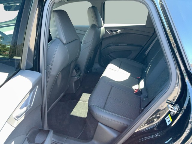 Audi - Q4 e-tron 45 quattro 77kWh S-line ACC+NAVI+AHK_3