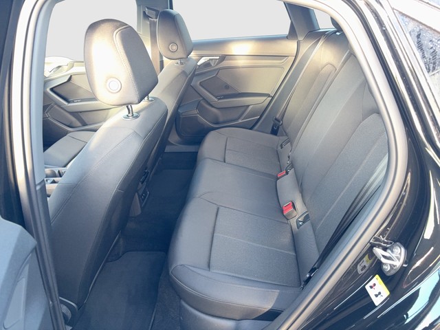 Audi - A3 Limousine 35 TFSI S-tronic advanced phone box_3