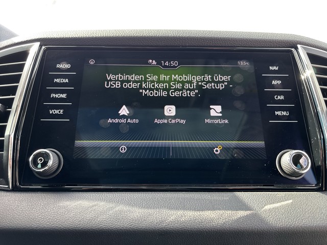 Skoda - Karoq 2.0 TDI DSG Tour ACC CAM LED NAVI PANO_9