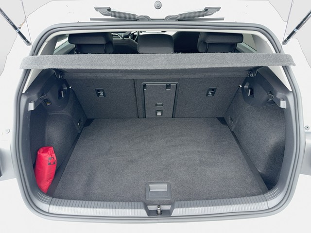 VW - Golf VIII 1.5 TSI Life AHK+ACC+DCC+LED+NAVI+RFK_4