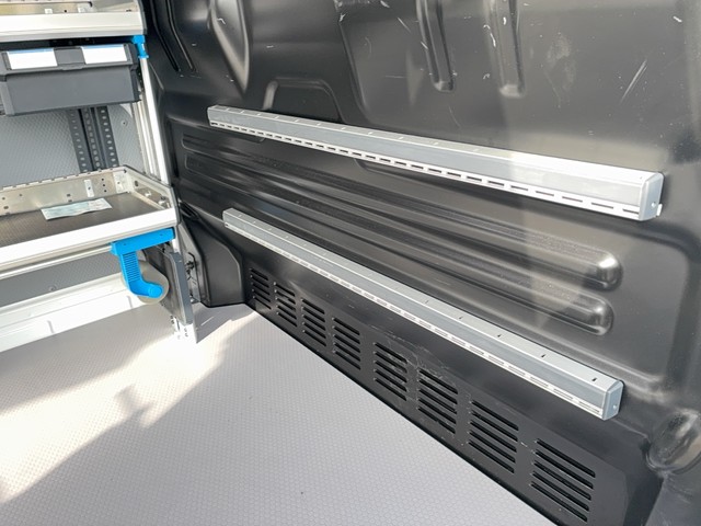 VW - New Transporter Kasten Klima,Kamera,PDC,Sortimo_9