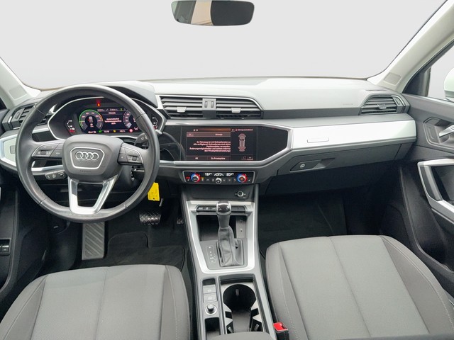 Audi - Q3 45 TFSIe LED Navi 18" GJR ACC SHZ_2