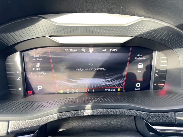 Skoda - Karoq 2.0 TSI 4x4 DSG Sportline AHK CAM LED PANO_23