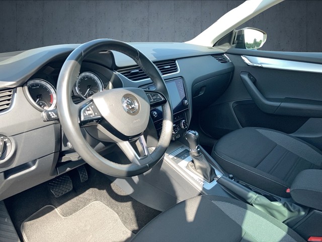Skoda - Octavia Combi 2.0 TDI DSG Ambition  NAVI+LED+ACC_11