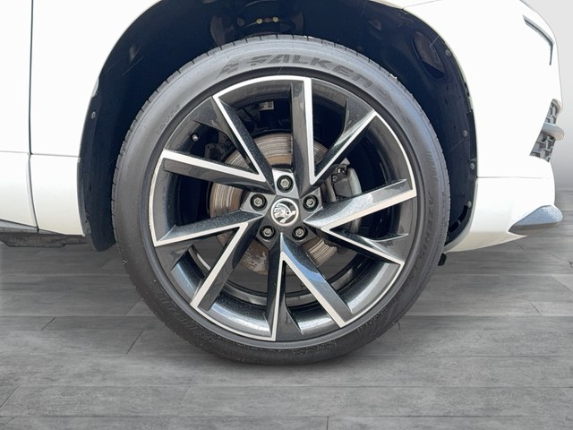 Skoda - Karoq 2.0 TDI DSG Sportline 4x4 AHK+PANORAMA+RFK_18