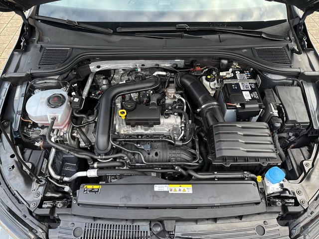 VW - Golf VIII 1.0 eTSI DSG Life ACC+LED+NAVI+RFK+SHZ_8