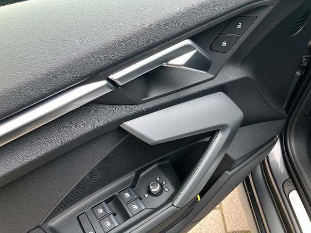 Skoda - Kamiq 1.5 TSI DSG Monte Carlo Panorama+Kamera_5