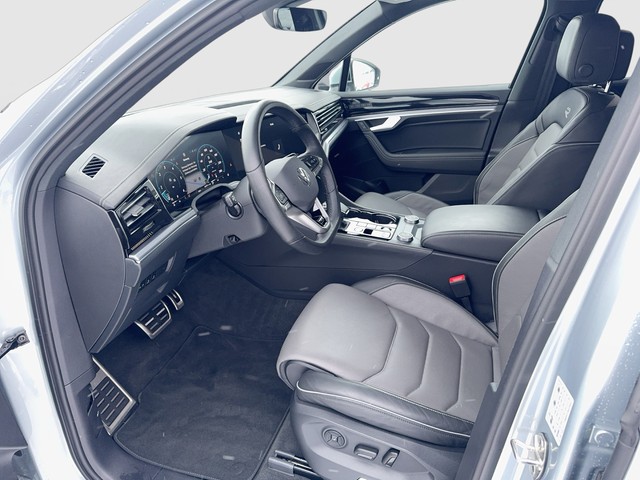 VW - Touareg 3.0 TDI 4M R-Line Leder AHK Pano Stand_12