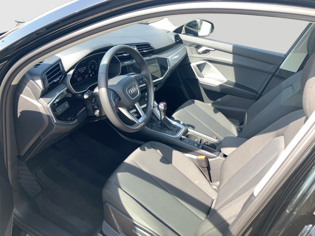 Audi - Q3 35 TFSI S-tronic S line PANO+NAVI+SHZG+LM18"_15