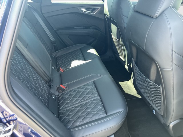 Audi - Q4 e-tron 55 Sportback quattro S-line AHK PANO_7