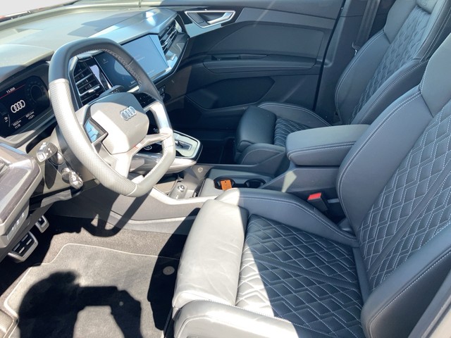 Audi - Q4 e-tron 55 Sportback quattro S-line AHK PANO_16