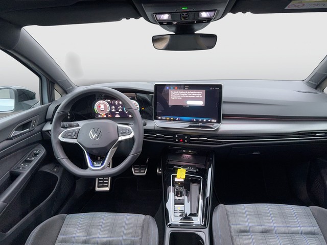 VW - Golf VIII Lim. 1.5 TSI eHybrid GTE DCC HUD_2