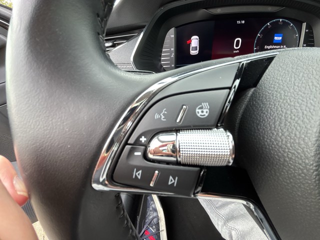 Skoda - Octavia Lim. 2.0 TDI Style CAM HUD LED LEDER NAVI_15