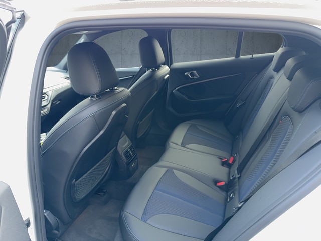 BMW - M135 i xDrive M-Paket HUD Sitzhzg BMW Live PDC_3