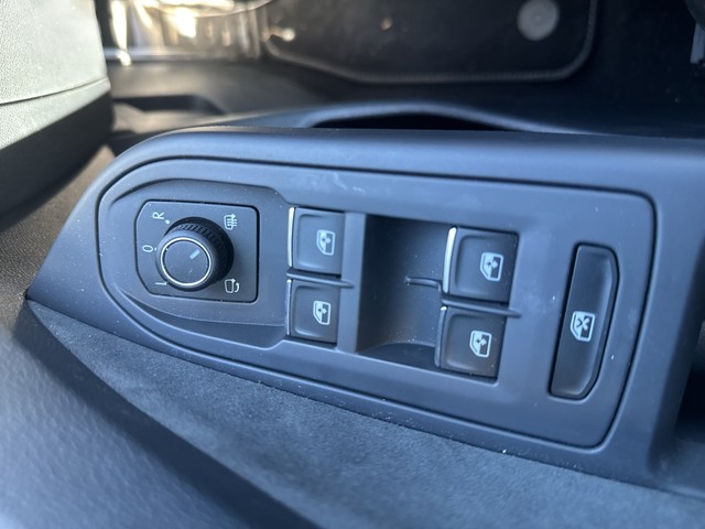 VW - Golf VIII 1,5 l eTSI DSG R-Line Black AHK HuD_10